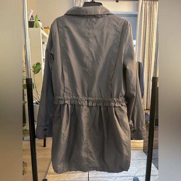 Very Moda Lightweight Jacket with Ruffle Detail - Picture 2 of 4